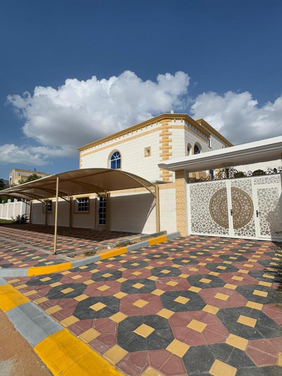 International Abu Dhabi Hostel Buitenkant foto