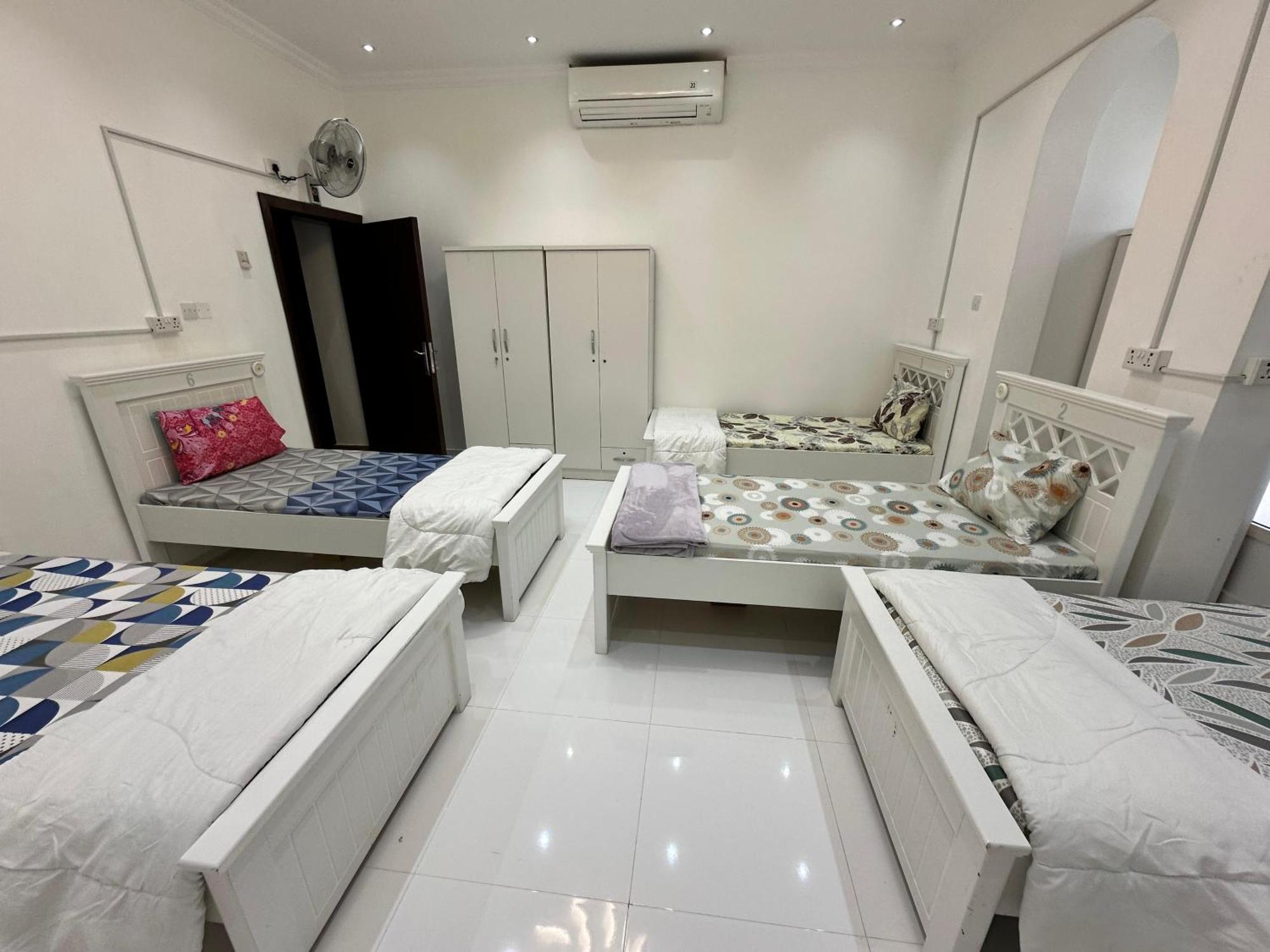 International Abu Dhabi Hostel Buitenkant foto